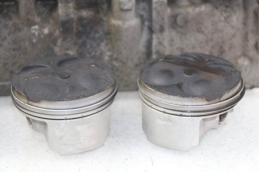 photo de CYLINDER TŁOK SUZUKI GSX-R GSXR 600 (2001 - 2003) - Widok profilu