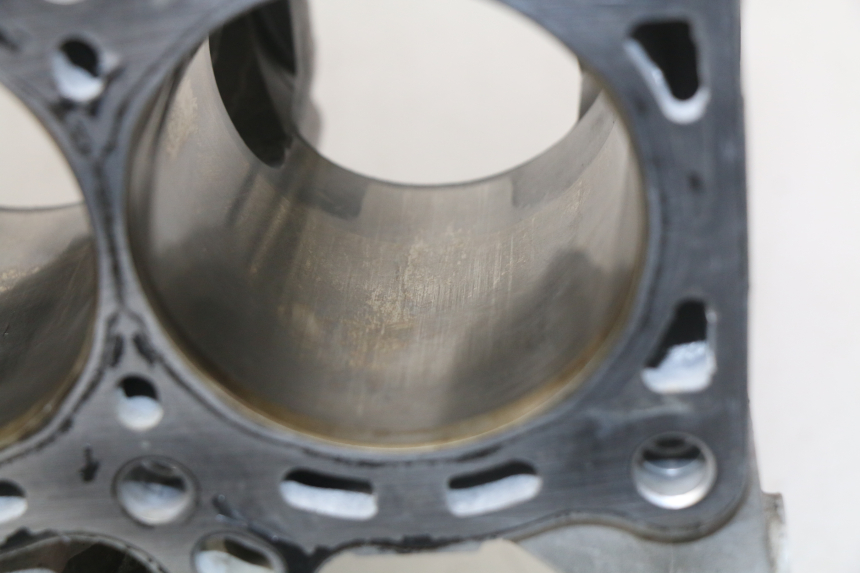 photo de CYLINDER TŁOK SUZUKI GSX-R GSXR K16 1000 (2012 - 2016) - Zbliżenie techniczne