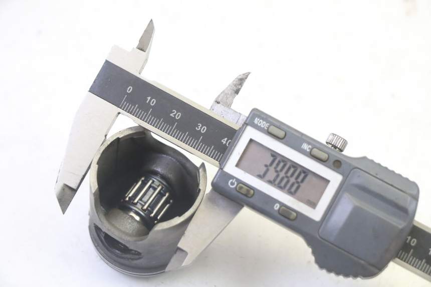 photo de CYLINDER TŁOK PEUGEOT KISBEE 2T 50 (2010 - 2017) - Alternatywny kąt