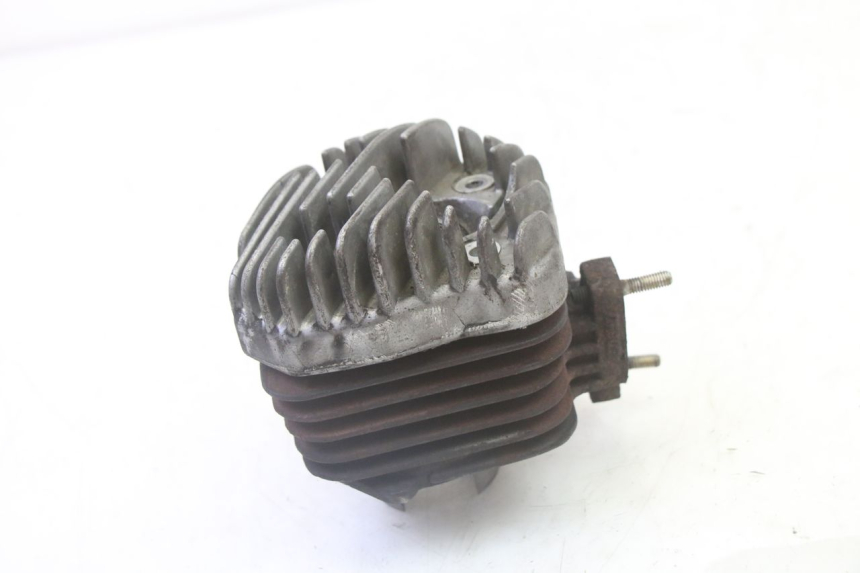 photo de CYLINDER TŁOK PEUGEOT KISBEE 2T 50 (2010 - 2017) - Zbliżenie techniczne