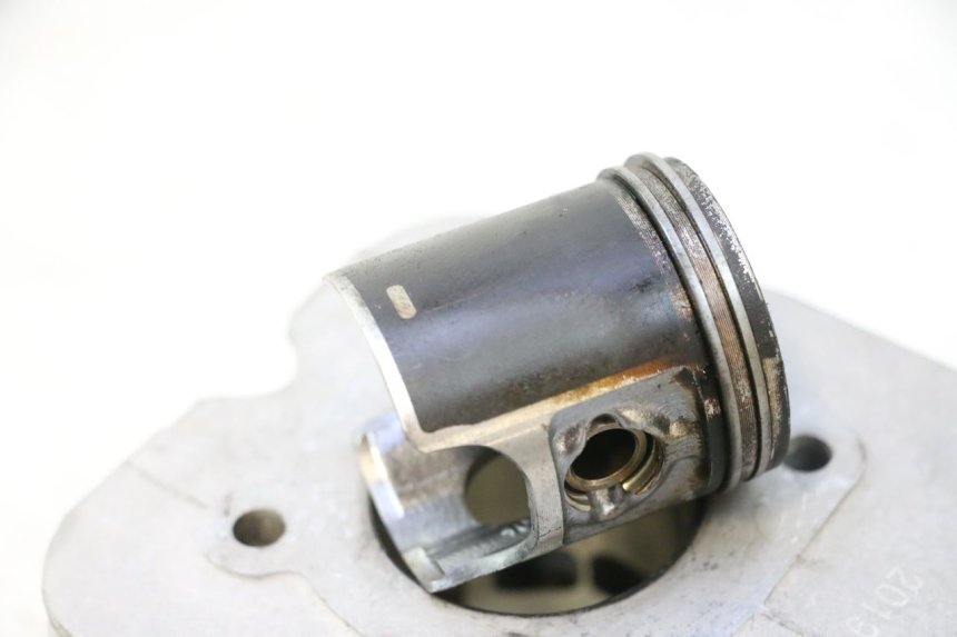 photo de CYLINDER TŁOK PEUGEOT KISBEE 2T 50 (2018 - 2022) - Szczegóły charakterystyczne