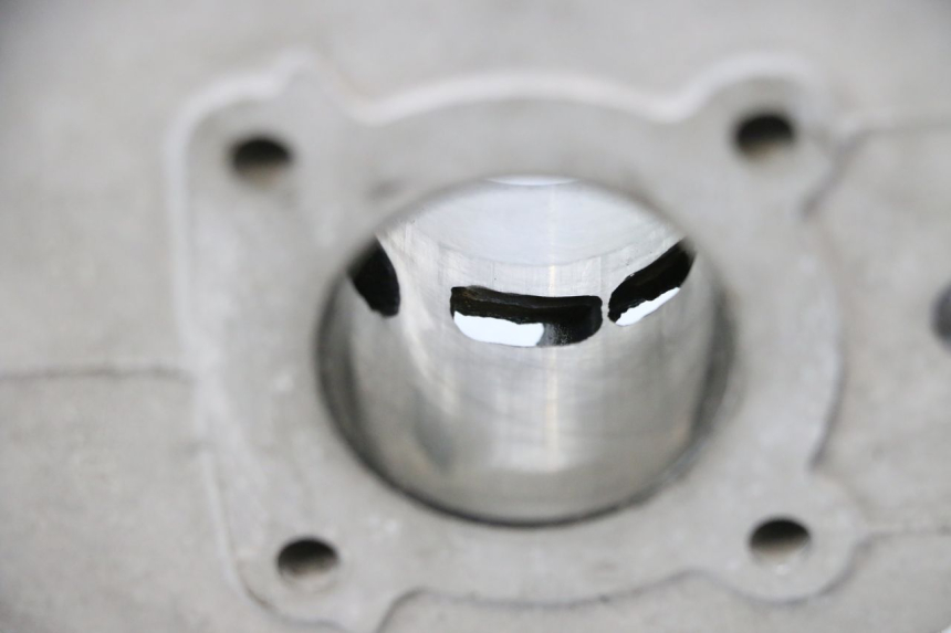 photo de CYLINDER TŁOK PEUGEOT KISBEE 2T 50 (2018 - 2022) - Inny kąt widzenia