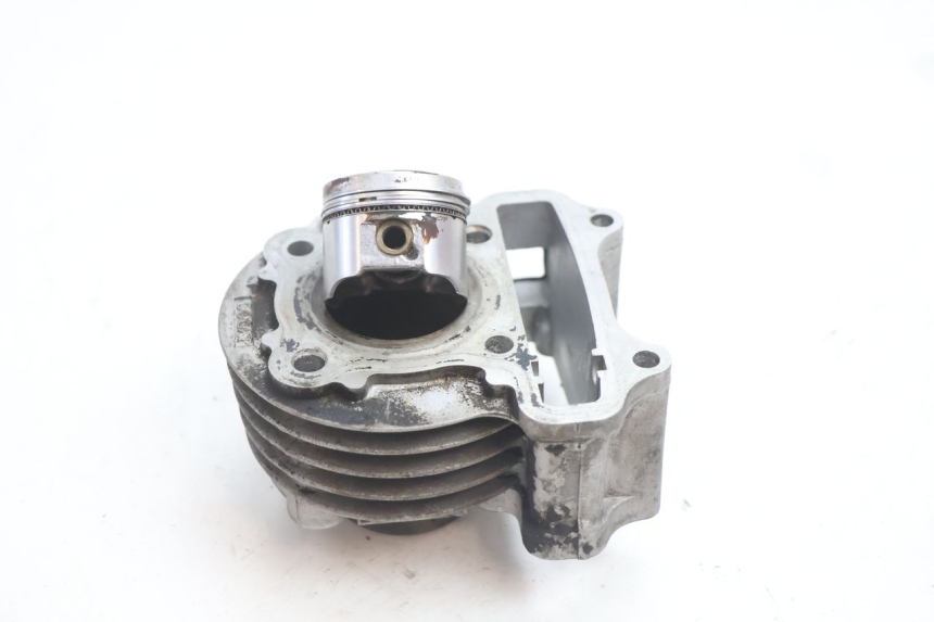 photo de CYLINDER TŁOK PEUGEOT KISBEE 4T 50 (2010 - 2017) - Widok główny