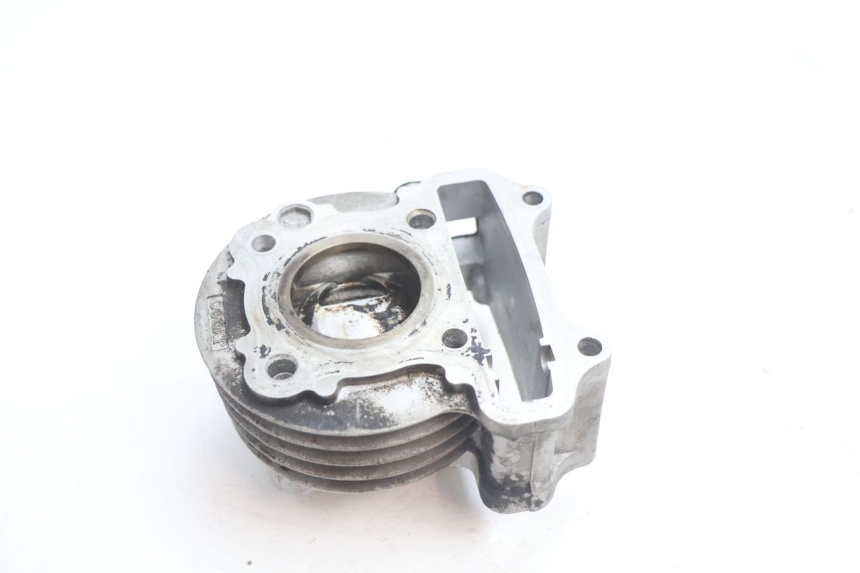photo de CYLINDER TŁOK PEUGEOT KISBEE 4T 50 (2010 - 2017) - Szczegół części