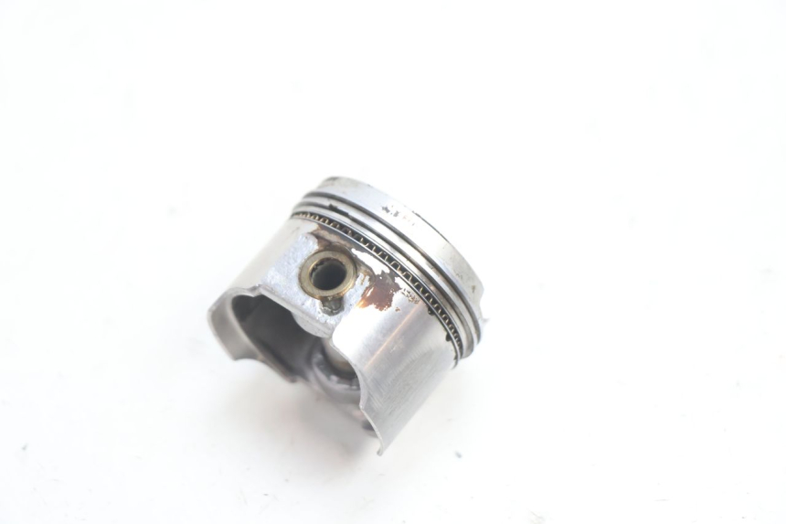 photo de CYLINDER TŁOK PEUGEOT KISBEE 4T 50 (2010 - 2017) - Zbliżenie komponentów