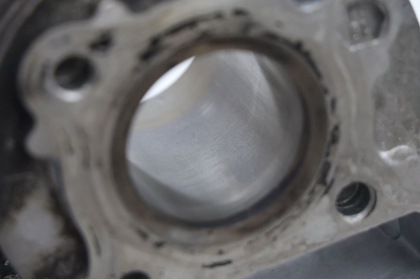 photo de CYLINDER TŁOK PEUGEOT KISBEE 4T 50 (2010 - 2017) - Stan powierzchni