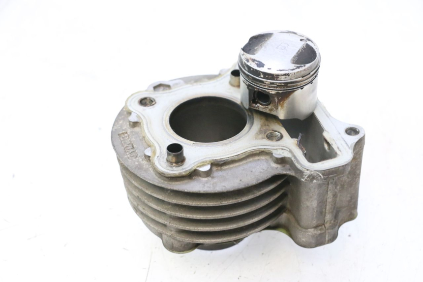 photo de CYLINDER TŁOK PEUGEOT KISBEE 4T 50 (2010 - 2017) - Widok główny