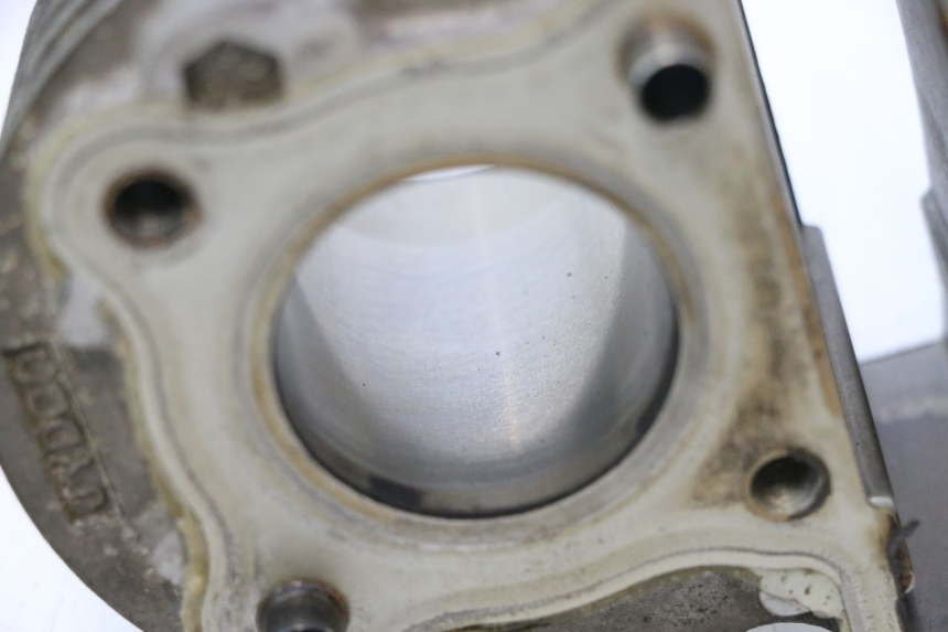 photo de CYLINDER TŁOK PEUGEOT KISBEE 4T 50 (2010 - 2017) - Punkty mocowania