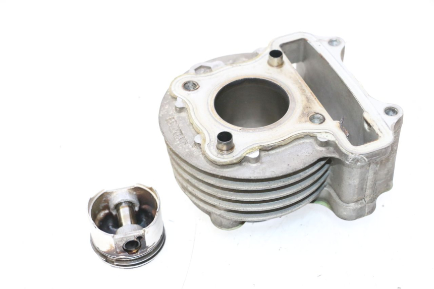 photo de CYLINDER TŁOK PEUGEOT KISBEE 4T 50 (2010 - 2017) - Stan powierzchni