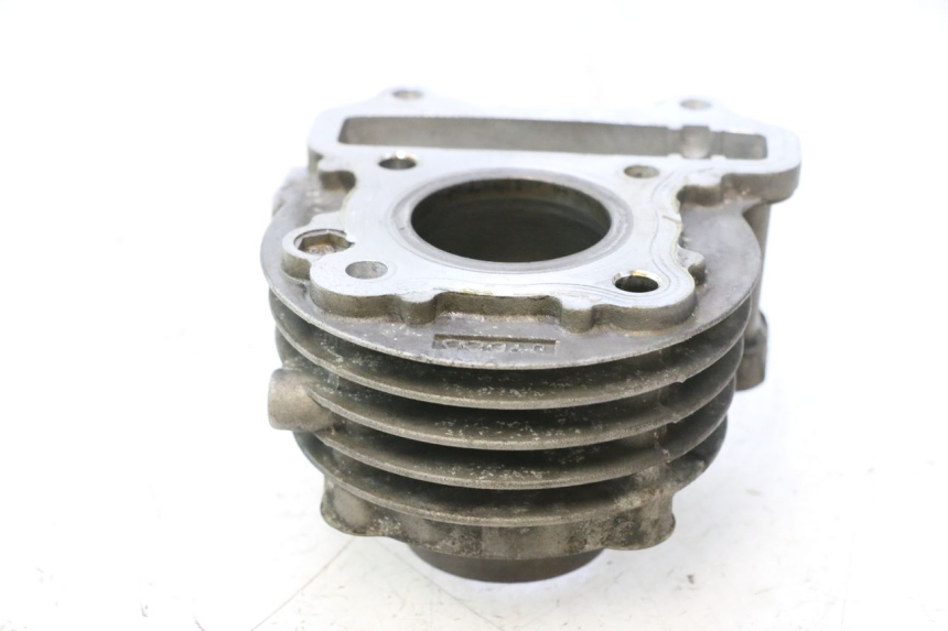 photo de CYLINDER TŁOK PEUGEOT KISBEE 4T 50 (2018 - 2022) - Inny kąt widzenia