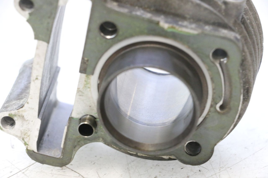 photo de CYLINDER TŁOK PEUGEOT KISBEE 4T 50 (2018 - 2022) - Widok ogólny