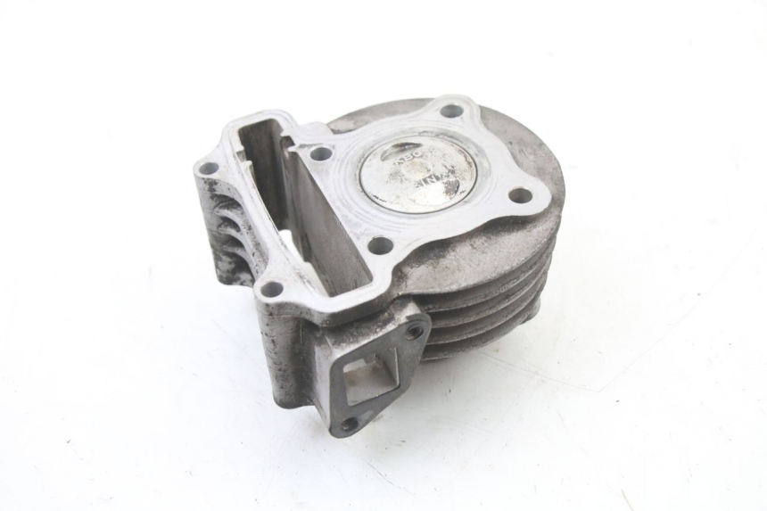 photo de CYLINDER TŁOK KYMCO DINK 4T 50 (2007 - 2018) - Zbliżenie techniczne