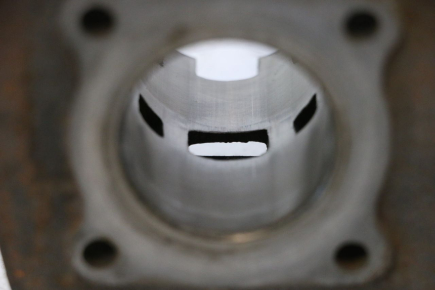 photo de CYLINDER TŁOK PEUGEOT LUDIX 50 (2008 - 2017) - Punkty mocowania
