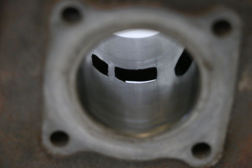 photo de CYLINDER TŁOK PEUGEOT LUDIX 50 (2008 - 2017) - Stan powierzchni
