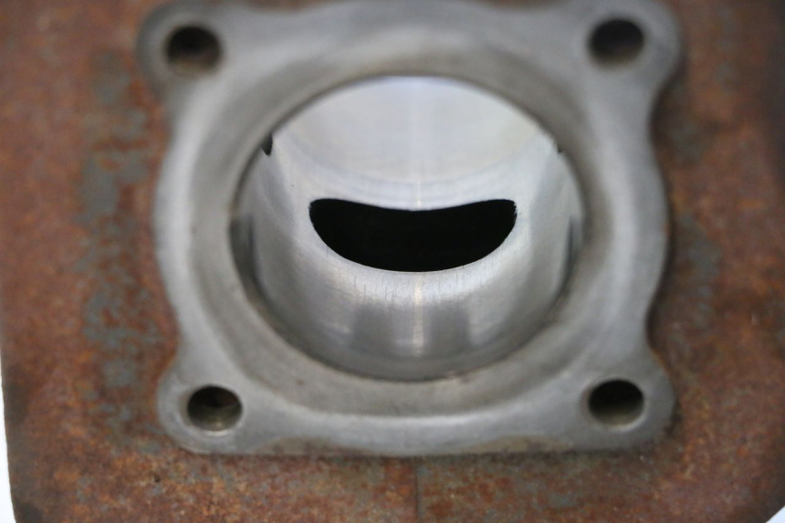 photo de CYLINDER TŁOK PEUGEOT LUDIX 50 (2005 - 2007) - Zbliżenie techniczne