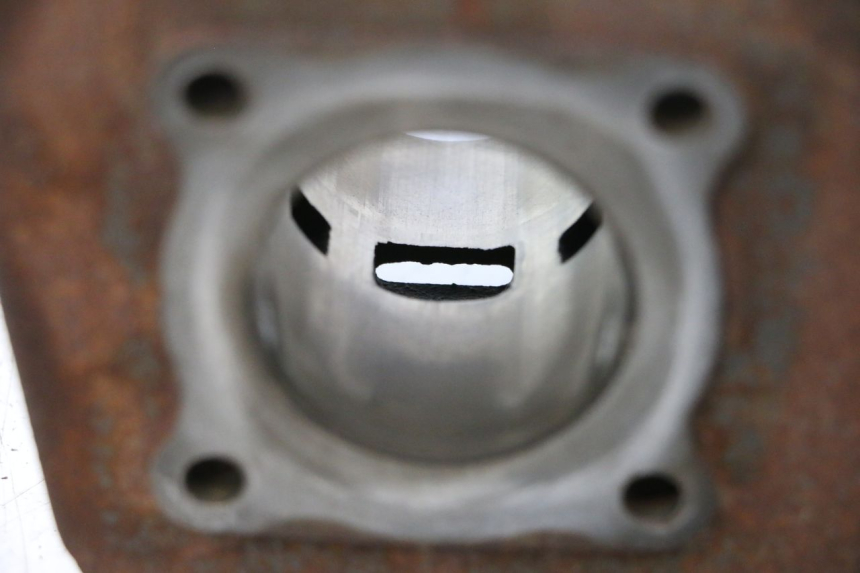 photo de CYLINDER TŁOK PEUGEOT LUDIX 50 (2005 - 2007) - Punkty mocowania