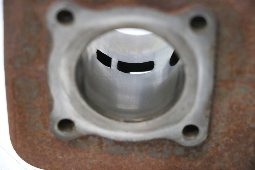 photo de CYLINDER TŁOK PEUGEOT LUDIX 50 (2005 - 2007) - Stan powierzchni