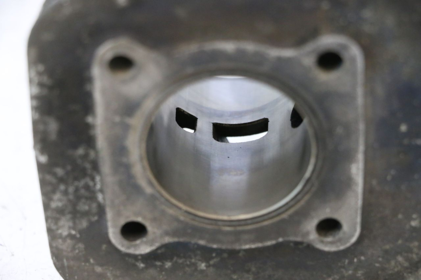 photo de CYLINDER TŁOK PEUGEOT LUDIX ONE 14P 50 (2004 - 2013) - Zbliżenie techniczne
