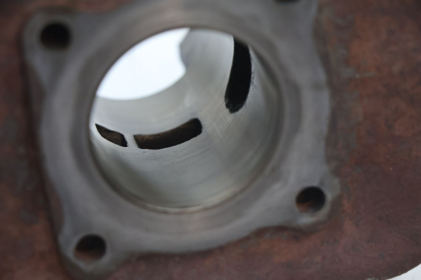 photo de CYLINDER TŁOK PEUGEOT LUDIX ONE 50 (2004 - 2013) - Zbliżenie komponentów