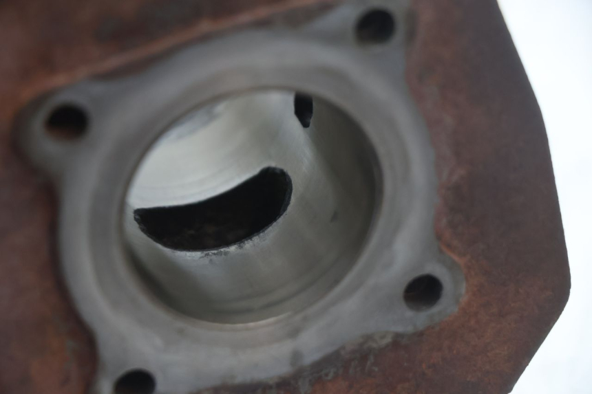 photo de CYLINDER TŁOK PEUGEOT LUDIX ONE 50 (2004 - 2013) - Widok z bliska