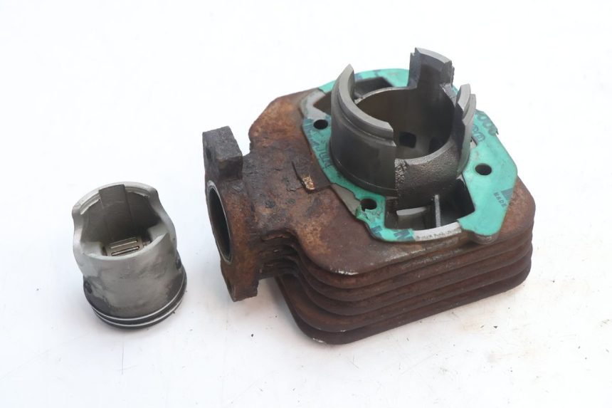 photo de CYLINDER TŁOK PEUGEOT LUDIX ONE 50 (2004 - 2013) - Zoom stanu zużycia