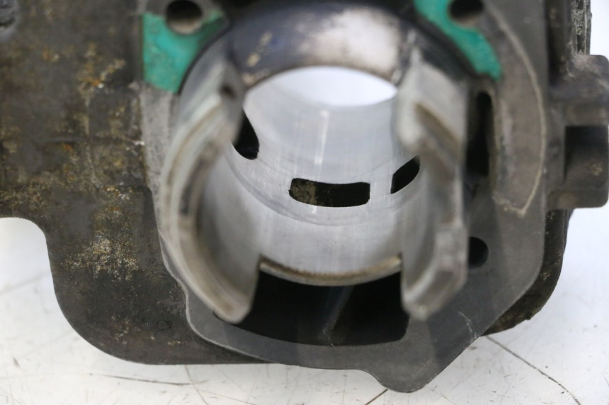 photo de CYLINDER TŁOK PEUGEOT LUDIX ONE 50 (2004 - 2013) - Inny kąt widzenia
