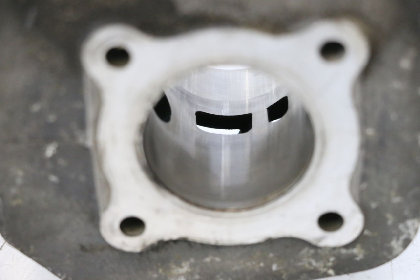 photo de CYLINDER TŁOK PEUGEOT LUDIX ONE 50 (2004 - 2013) - Stan powierzchni