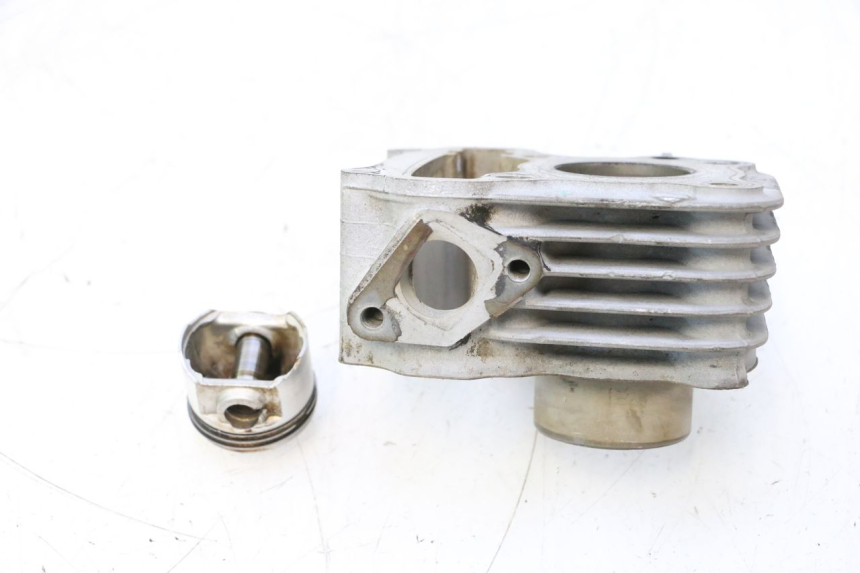 photo de TŁOK CYLINDRA SYM MIO 50 (2005 - 2010) - Szczegóły charakterystyczne