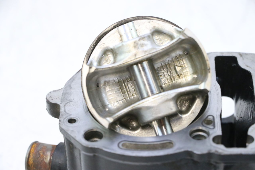 photo de CYLINDER TŁOK PIAGGIO MP3 LT 300 (2010 - 2016) - Widok z bliska