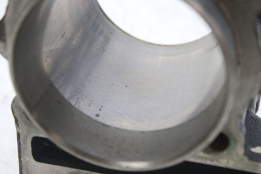 photo de CYLINDER TŁOK PIAGGIO MP3 RL 250 (2006 - 2010) - Punkty mocowania