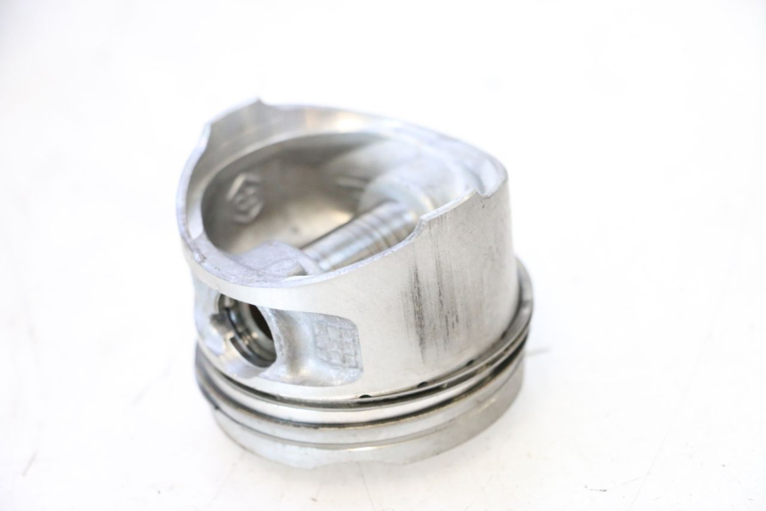 photo de CYLINDER TŁOK PIAGGIO MP3 125 (2006 - 2014) - Struktura - zbliżenie