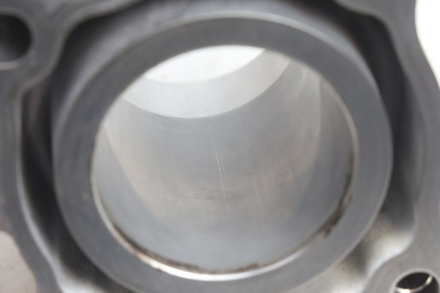 photo de TŁOK CYLINDRA YAMAHA N-MAX NMAX 125 (2021 - 2024) - Stan powierzchni