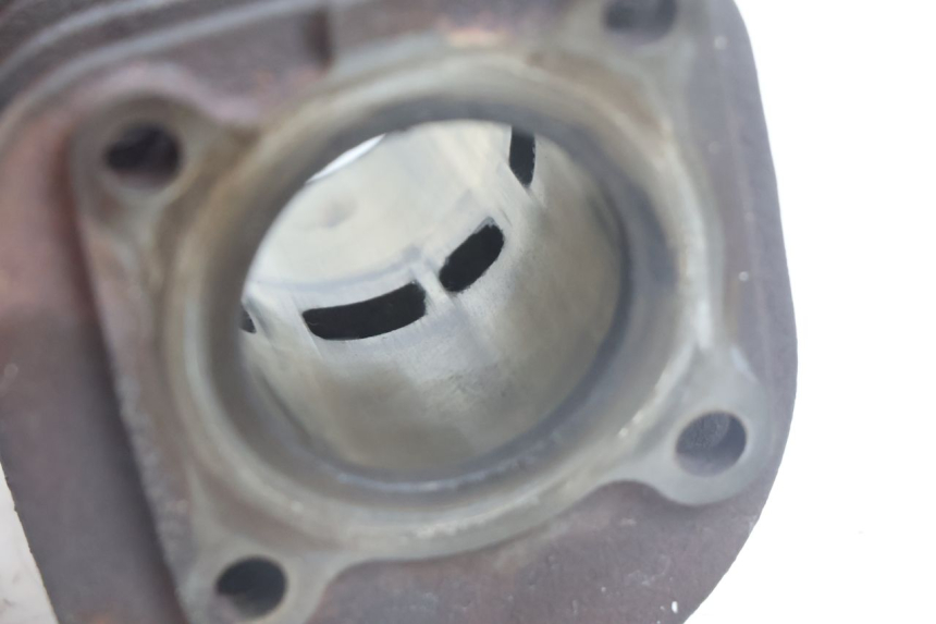 photo de CYLINDER TŁOK YAMAHA NEO'S NEOS 2T 50 (1998 - 2007) - Szczegóły charakterystyczne