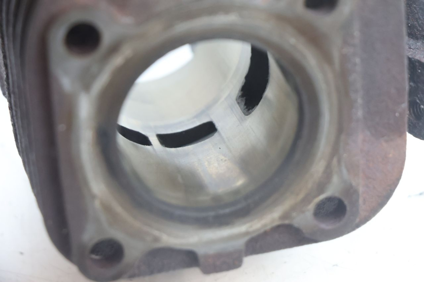 photo de CYLINDER TŁOK YAMAHA NEO'S NEOS 2T 50 (1998 - 2007) - Oznaczenia i referencje