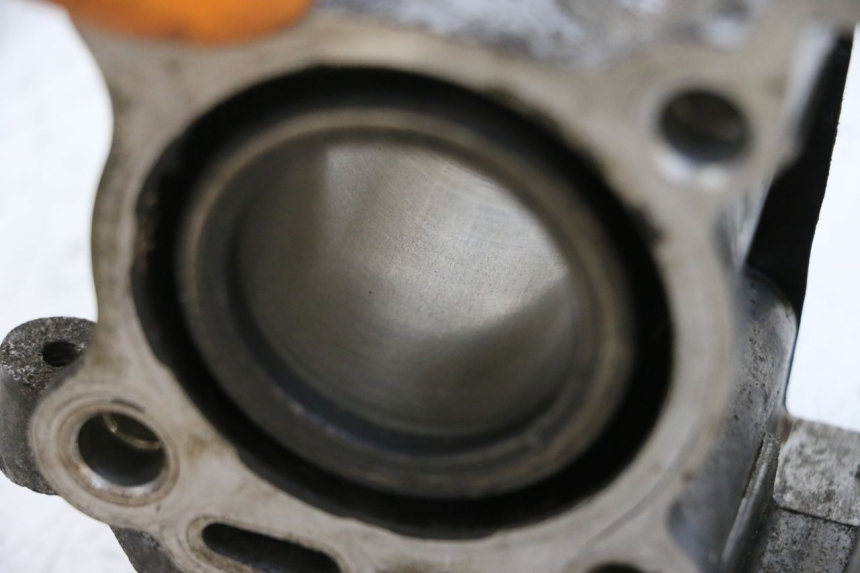 photo de CYLINDER TŁOK YAMAHA NEOS NEO'S 4T 50 (2008 - 2016) - Inny kąt widzenia