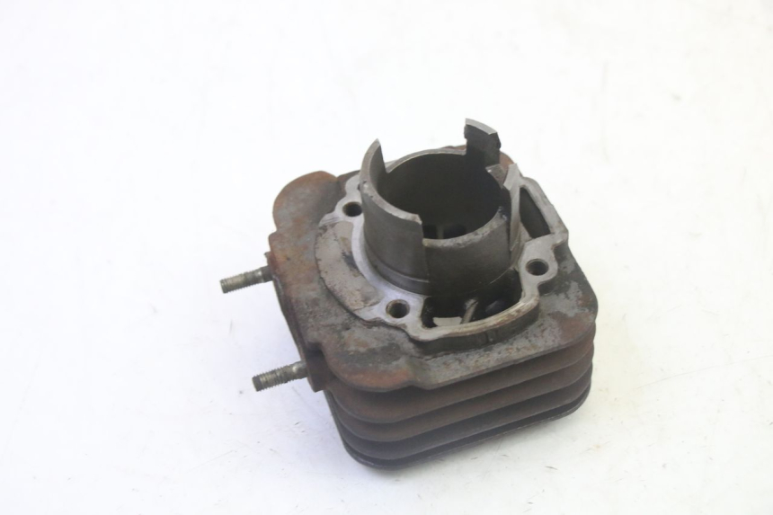 photo de CYLINDER TŁOK PIAGGIO NEW TYPHOON 50 (2010 - 2017) - Szczegóły charakterystyczne