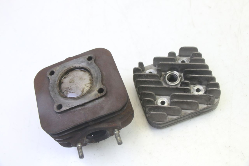 photo de CYLINDER TŁOK PIAGGIO NEW TYPHOON 50 (2010 - 2017) - Inny kąt widzenia