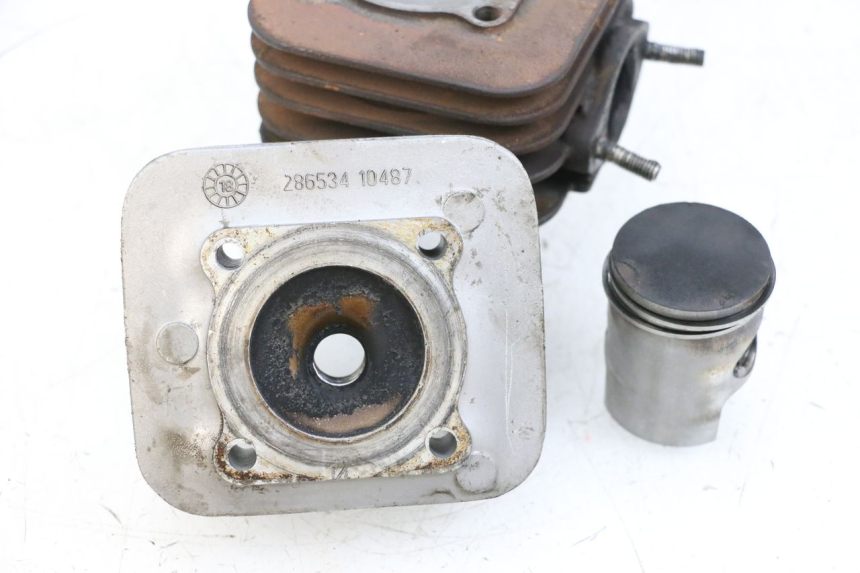 photo de CYLINDER TŁOK PIAGGIO NEW TYPHOON 50 (2018 - 2021) - Widok profilu