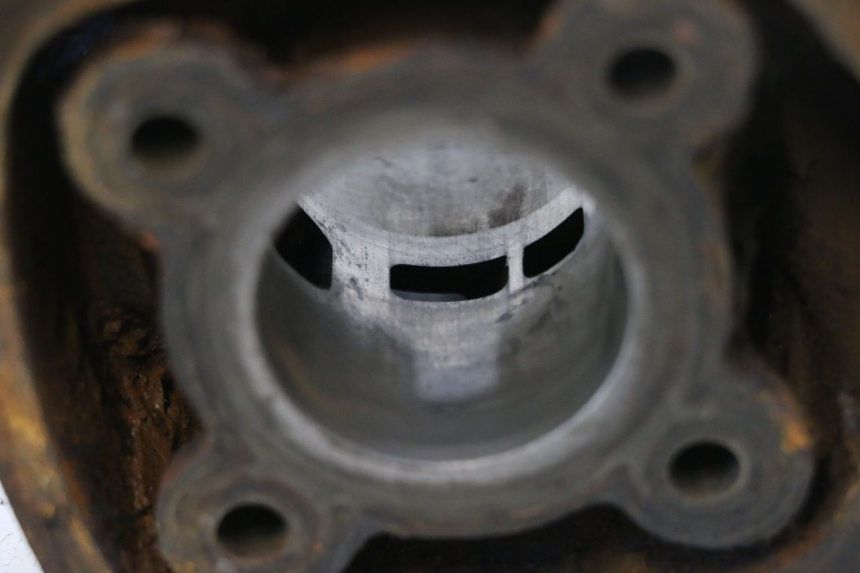 photo de CYLINDER TŁOK MBK NITRO 50 (2004 - 2008) - Szczegóły charakterystyczne