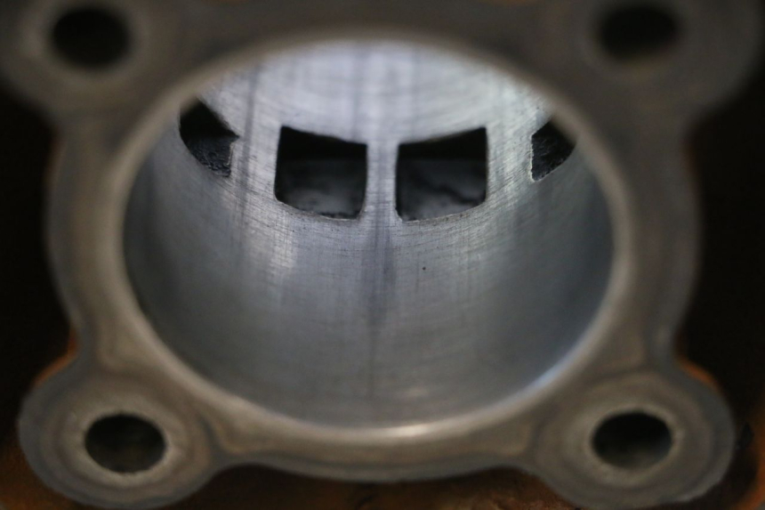 photo de CYLINDER TŁOK MBK NITRO 50 (2004 - 2008) - Punkty mocowania