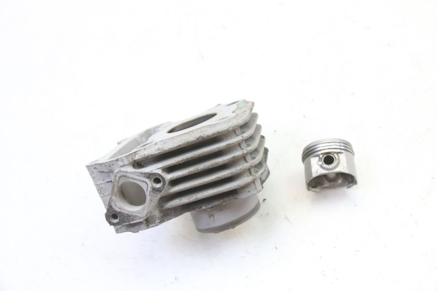 photo de CYLINDER TŁOK SYM ORBIT 2 4T 50 (2008 - 2017) - Inny kąt widzenia