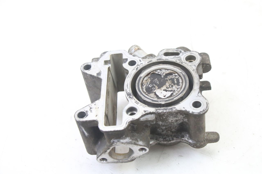 photo de CYLINDER TŁOK MBK OVETTO 4T 50 (2008 - 2016) - Zbliżenie techniczne