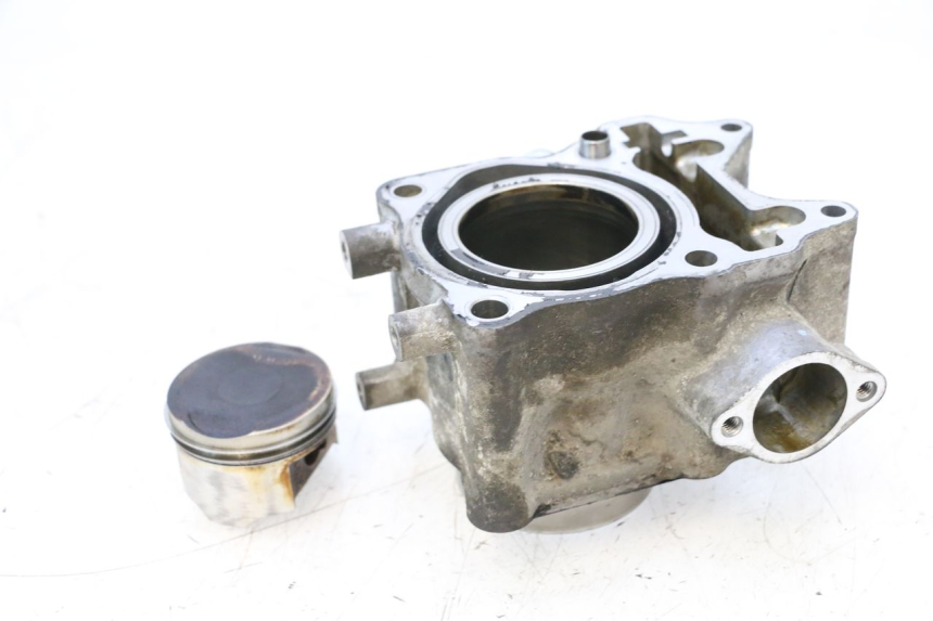 photo de CYLINDER TŁOK HONDA PCX (JF57/JF64) 125 (2014 - 2018) - Struktura - zbliżenie