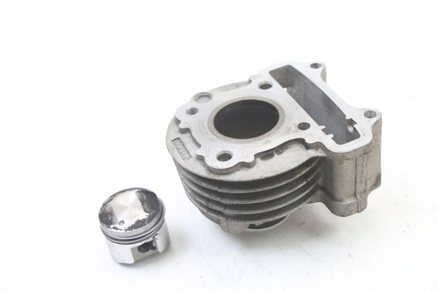 photo de CYLINDER TŁOK PEUGEOT KISBEE 4T 50 (2010 - 2017) - Zoom stanu zużycia