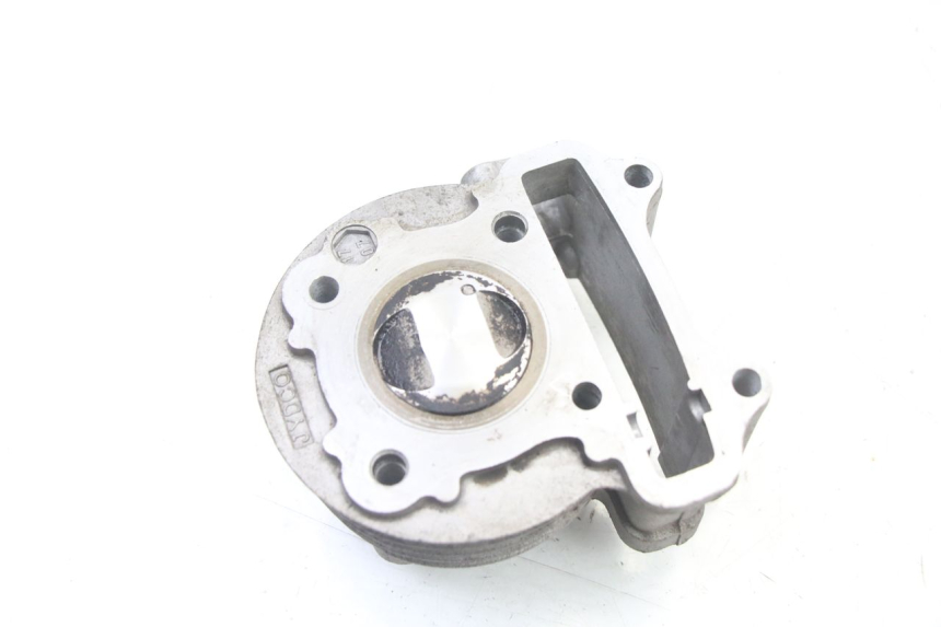 photo de CYLINDER TŁOK PEUGEOT KISBEE 4T 50 (2010 - 2017) - Zbliżenie techniczne