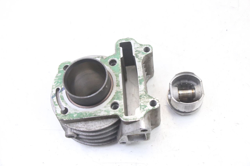 photo de CYLINDER TŁOK PEUGEOT KISBEE 4T 50 (2010 - 2017) - Widok ogólny