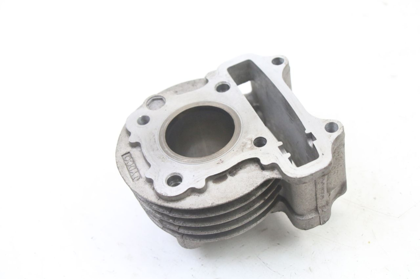 photo de CYLINDER TŁOK PEUGEOT KISBEE 4T 50 (2010 - 2017) - Oznaczenia i referencje