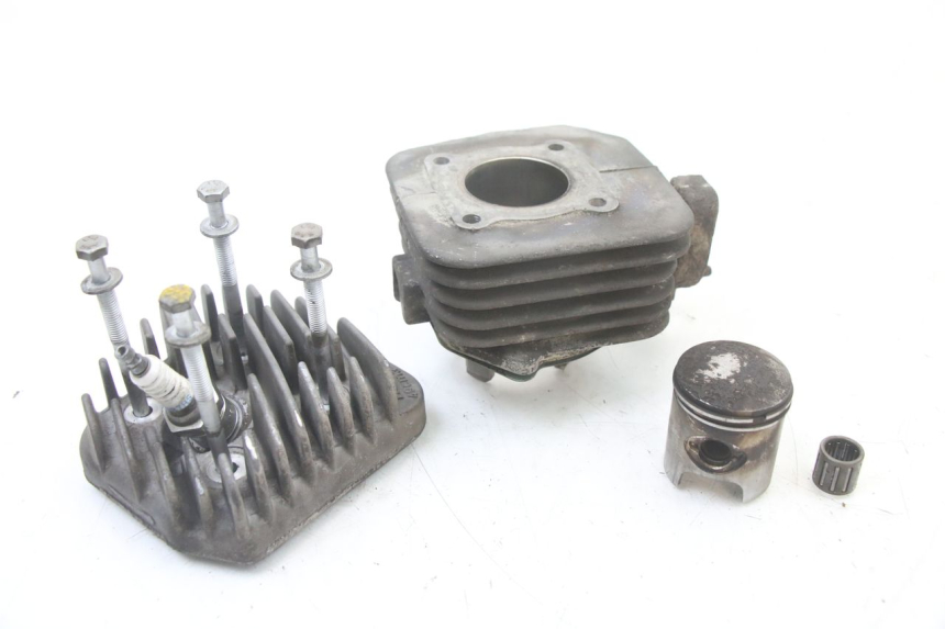 photo de CYLINDER TŁOK PEUGEOT LUDIX ONE 50 (2005 - 2008) - Inny kąt widzenia