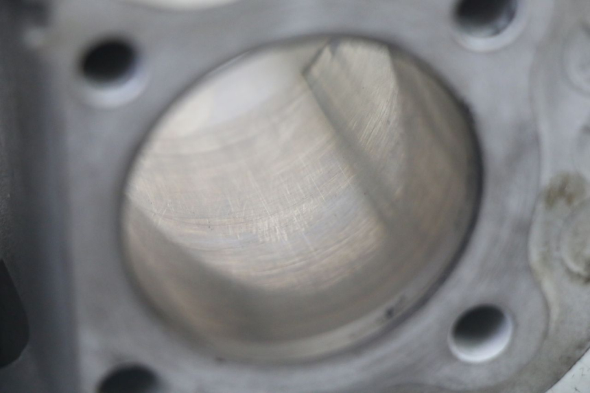 photo de CYLINDER TŁOK PEUGEOT VIVACITY 125 (2010 - 2017) - Szczegóły charakterystyczne