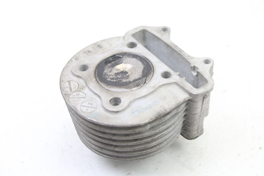 photo de CYLINDER TŁOK PEUGEOT VIVACITY 125 (2010 - 2017) - Inny kąt widzenia